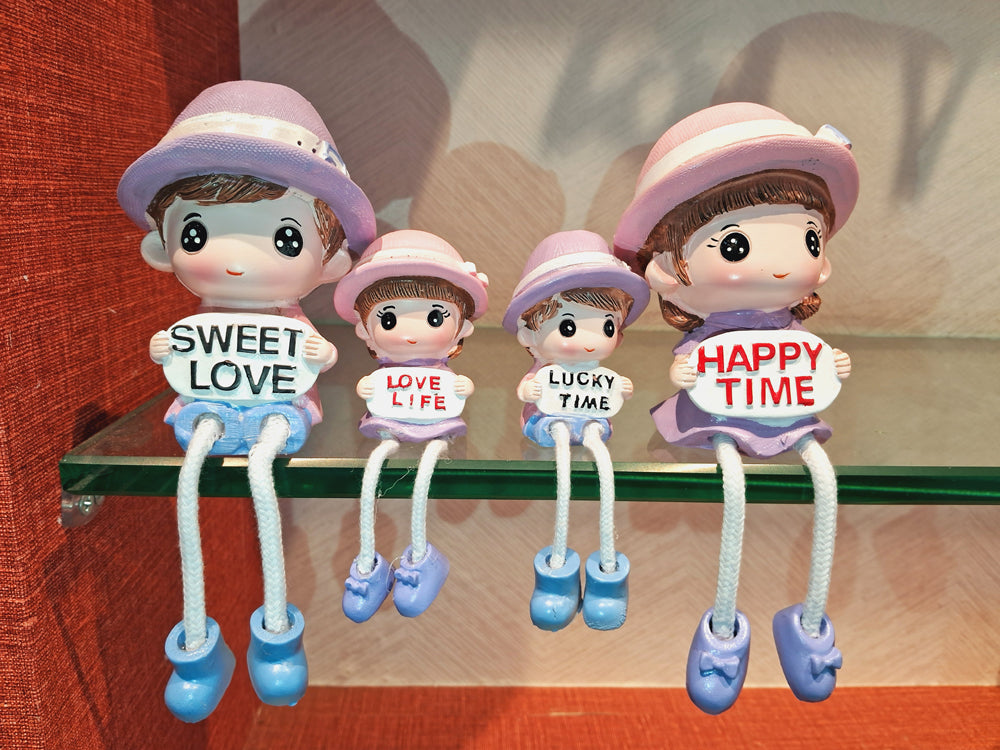 Happy Family Statue set of 4 Sweet love